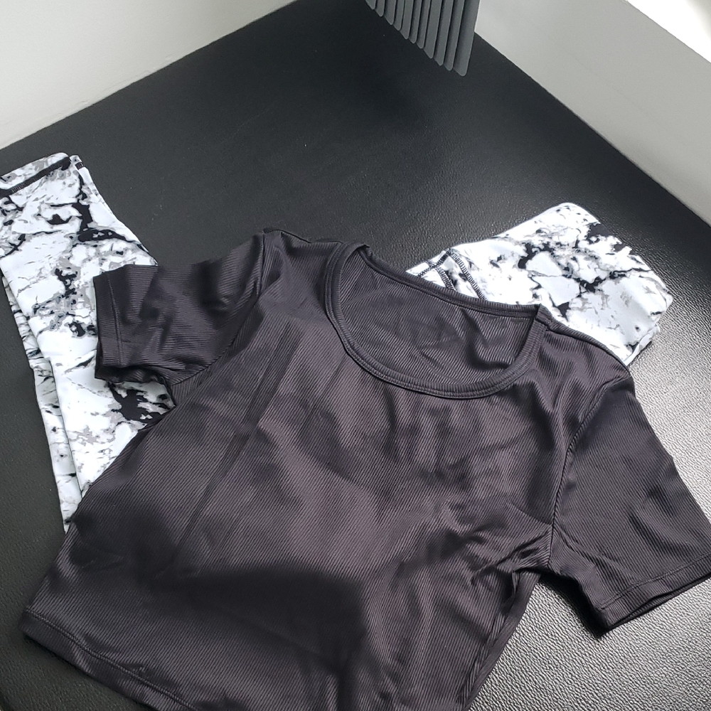 Women's Work Out Leggings And Crop Top
